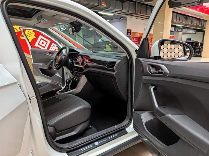 Volkswagen T-Cross 2023 2023款 300TSI DSG舒适版