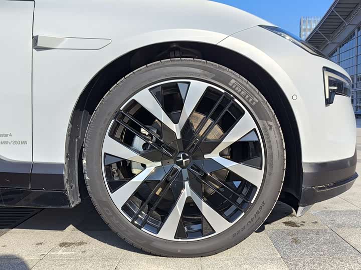Polestar 4 2023 2023款 双电机长续航PLUS