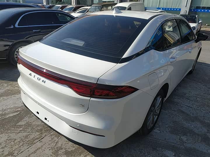 GAC Aion S 2023 2023款 魅 580 磷酸铁锂