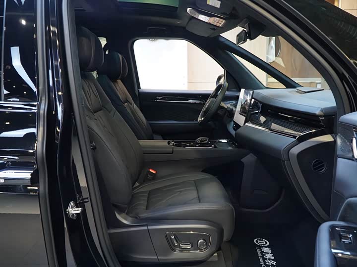 Zeekr 009 2024 2024款 七座过道版四驱 140kWh