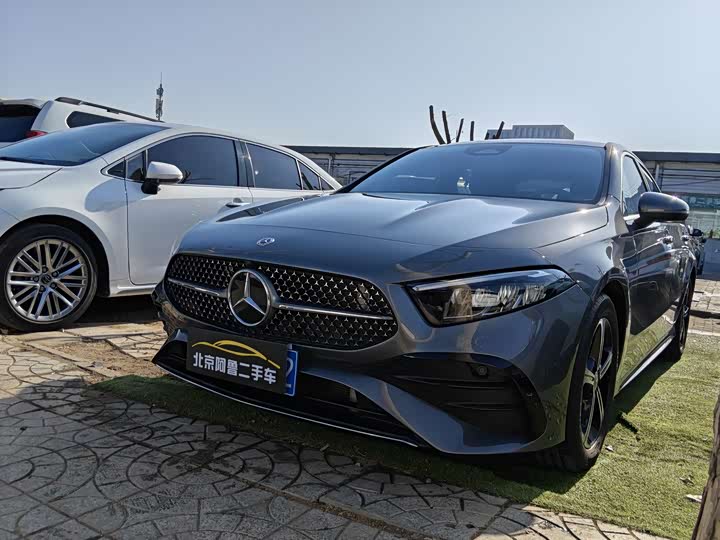 Mercedes-Benz A-Class 2025 2025款 A 200 L 时尚型