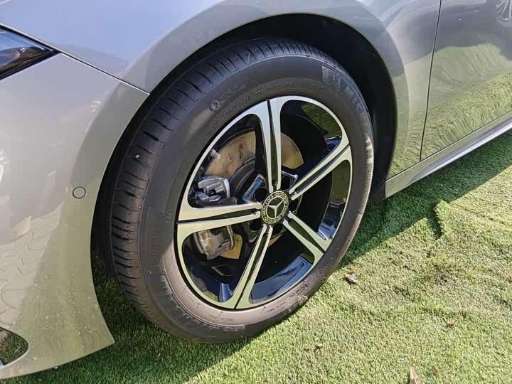 Mercedes-Benz A-Class 2025 2025款 A 200 L 时尚型