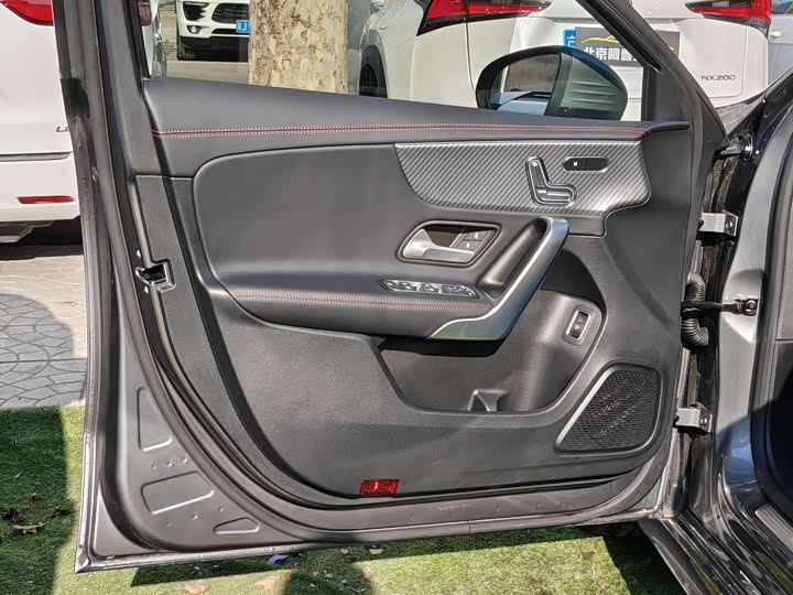 Mercedes-Benz A-Class 2025 2025款 A 200 L 时尚型