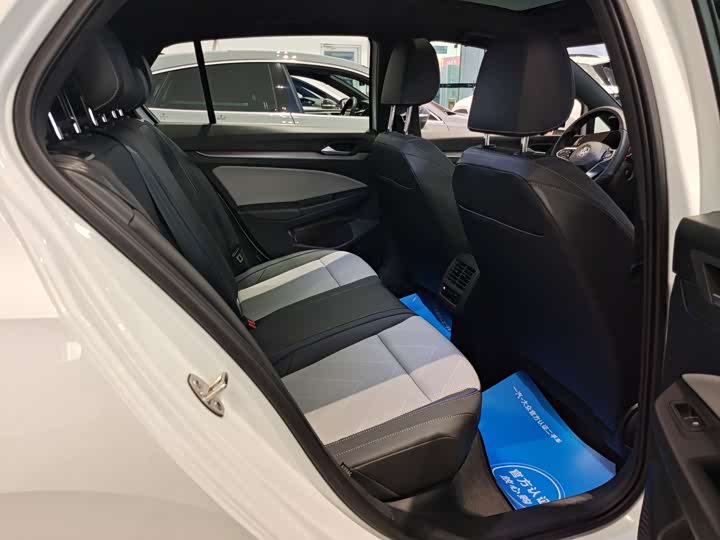 Volkswagen Golf 2025 2025款 300TSI R-Line