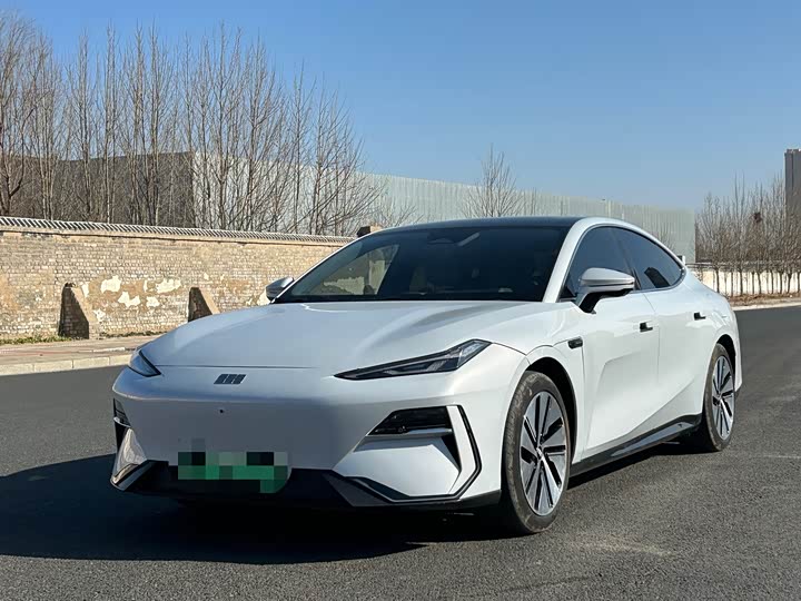 Geely Galaxy E8 2024 2024款 665km 后驱星舰 智驾版