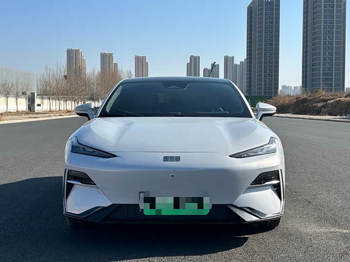 Geely Galaxy E8 2024 2024款 665km 后驱星舰 智驾版