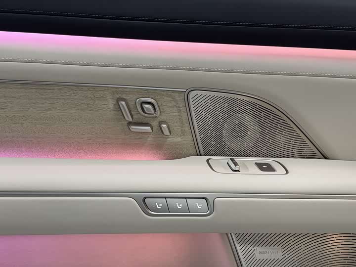 Nio ES8 2026 2026款 六座行政豪华版