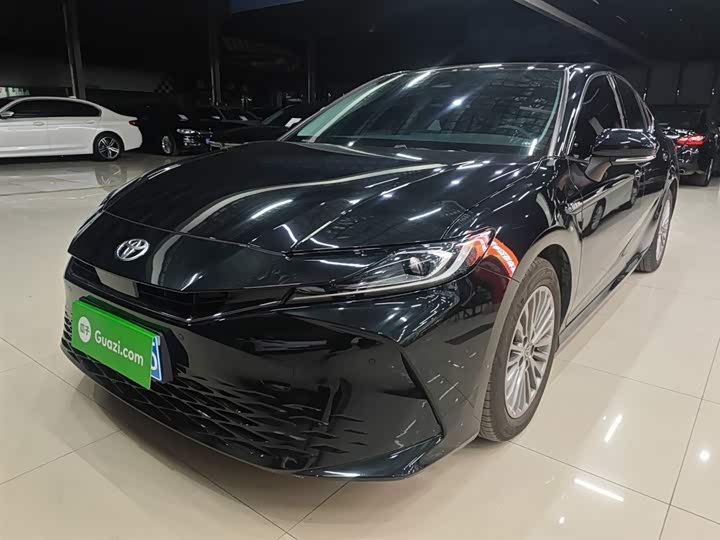 Toyota Camry 2024 2024款 双擎 2.0HE 精英版