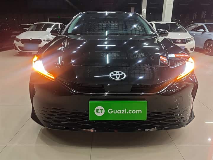 Toyota Camry 2024 2024款 双擎 2.0HE 精英版