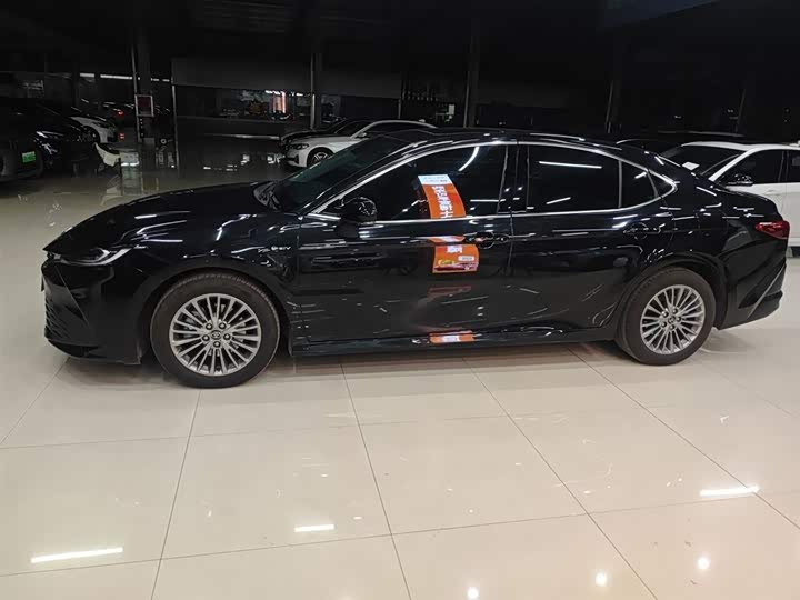 Toyota Camry 2024 2024款 双擎 2.0HE 精英版