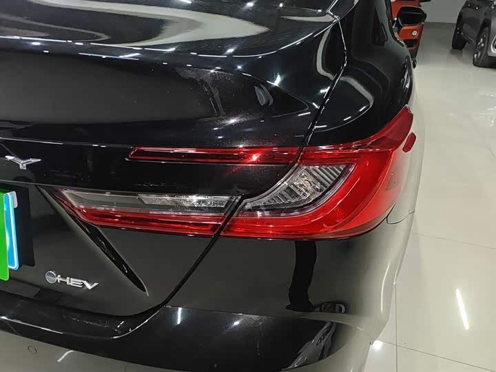 Toyota Camry 2024 2024款 双擎 2.0HE 精英版