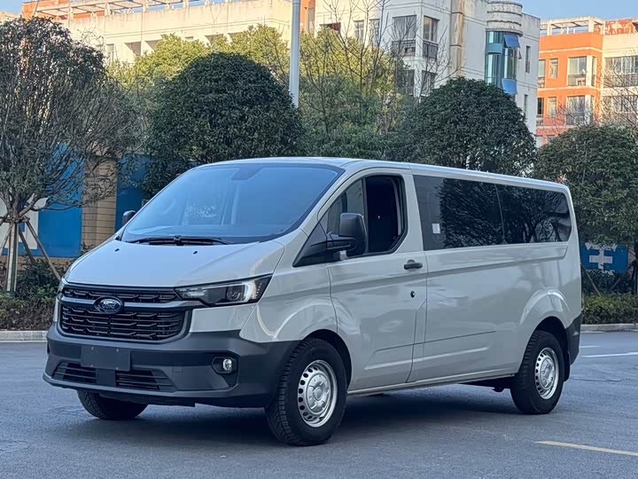 Ford Transit 2023 2023款 2.0T柴油自动多功能商用车中轴低顶5/6座