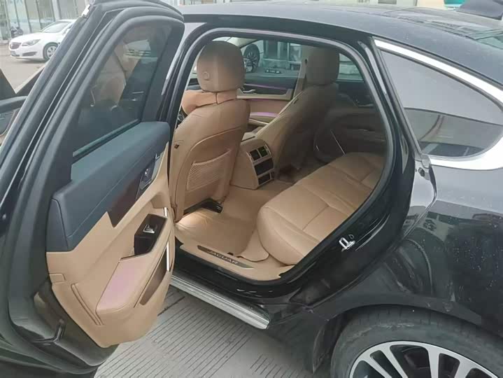 Jaguar XF L 2024 2024款 2.0T P250 两驱尊享豪华版