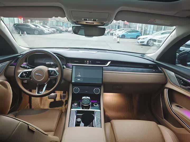 Jaguar XF L 2024 2024款 2.0T P250 两驱尊享豪华版