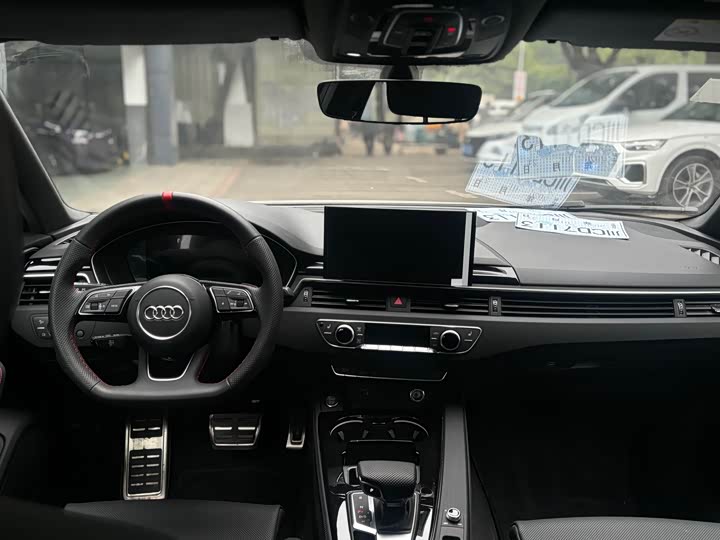 Audi A4L 2025 2025款 200万辆悦享版 40 TFSI 豪华动感型