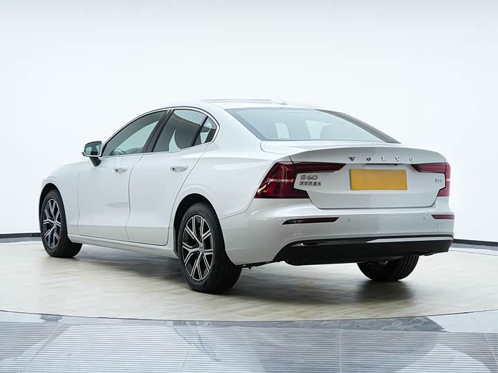 Volvo S60 2026 2026款 B4 智逸豪华版
