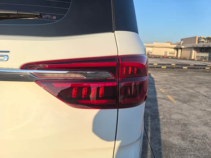 Maxus G20 2023 2023款 改款 ES 2.0T 汽油自动超值旅行版