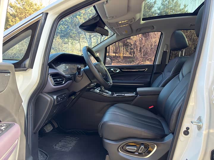 GAC Trumpchi M6 2024 2024款 MAX 270T WDCT 尊荣版