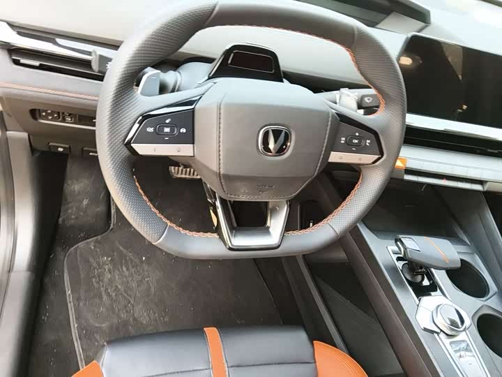 Changan UNI-V 2024 2024款 1.5T 尊享型