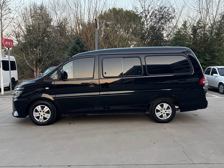 Dongfeng Forthing Lingzhi M5 2023 2023款 M5L 1.6L 舒适型 7座