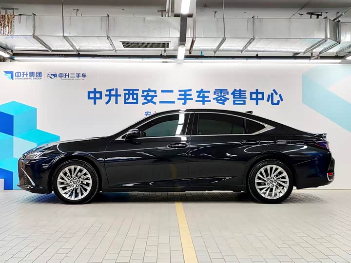 Lexus ES 2025 2025款 300h 臻享版