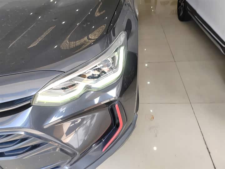 Chevrolet Orlando 2020 2020款 轻混 Redline 530T 自动纵享版（5+2款）