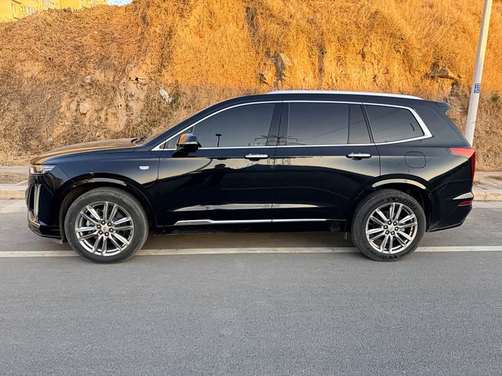 Cadillac XT6 2022 2022款 2.0T 六座四驱豪华型