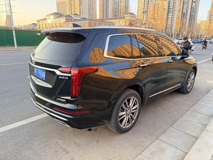Cadillac XT6 2022 2022款 2.0T 六座四驱豪华型