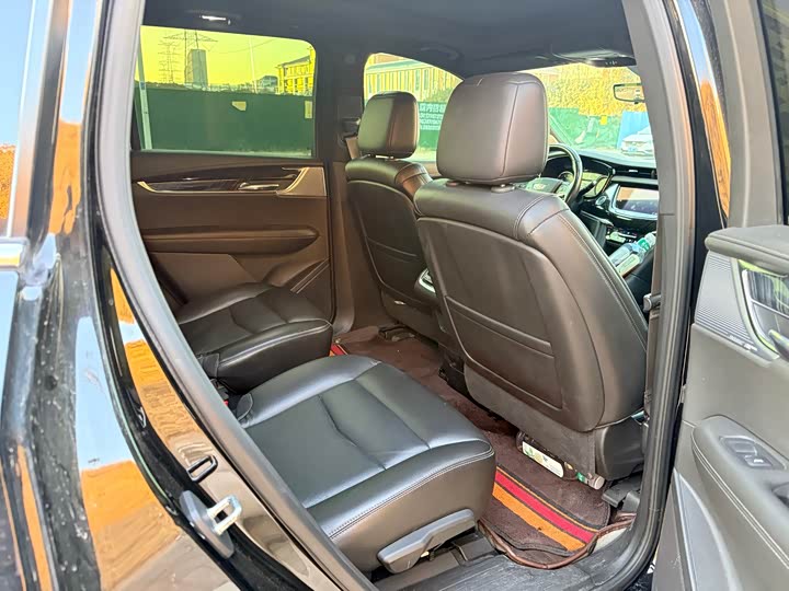 Cadillac XT6 2022 2022款 2.0T 六座四驱豪华型