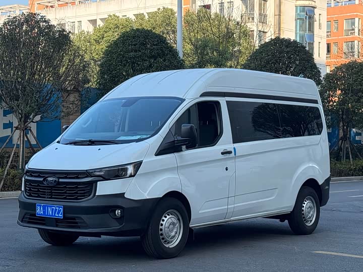 Ford Transit 2023 2023款 2.0T柴油手动多功能商用车中轴中顶5/6座