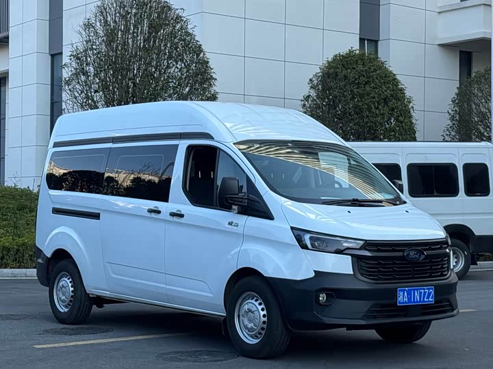 Ford Transit 2023 2023款 2.0T柴油手动多功能商用车中轴中顶5/6座