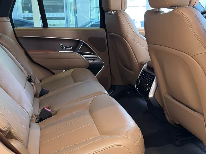 Land Rover Range Rover 2025 2025款 3.0 L6 360PS 盛世版