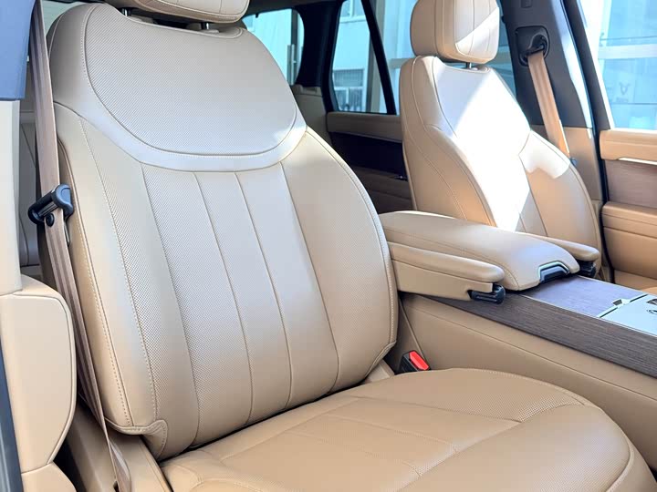 Land Rover Range Rover 2025 2025款 3.0 L6 360PS 盛世版