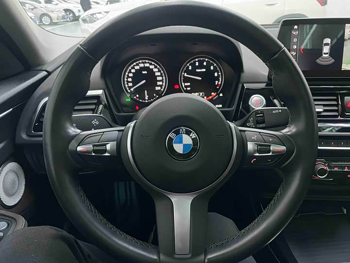 BMW 1 Series 2023 2023款 120i M运动曜夜版