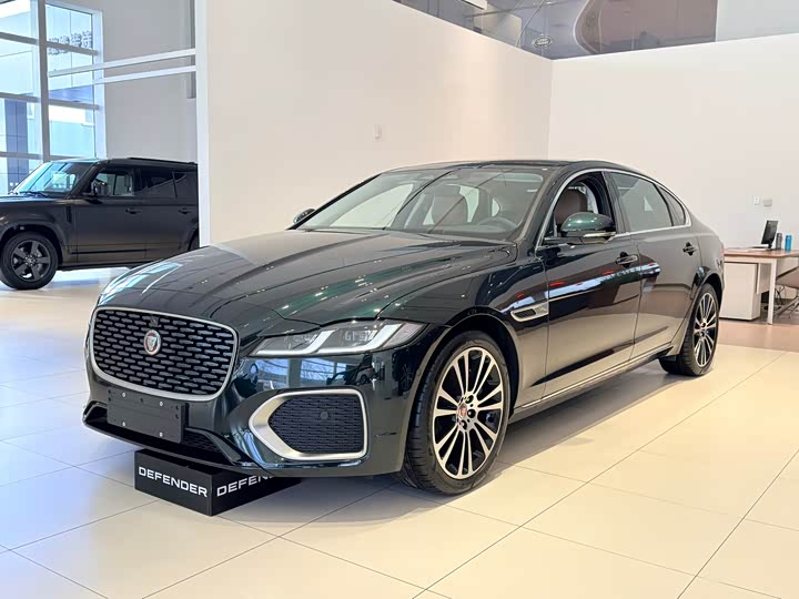 Jaguar XF L 2025 2025款 2.0T P250 两驱尊享豪华版
