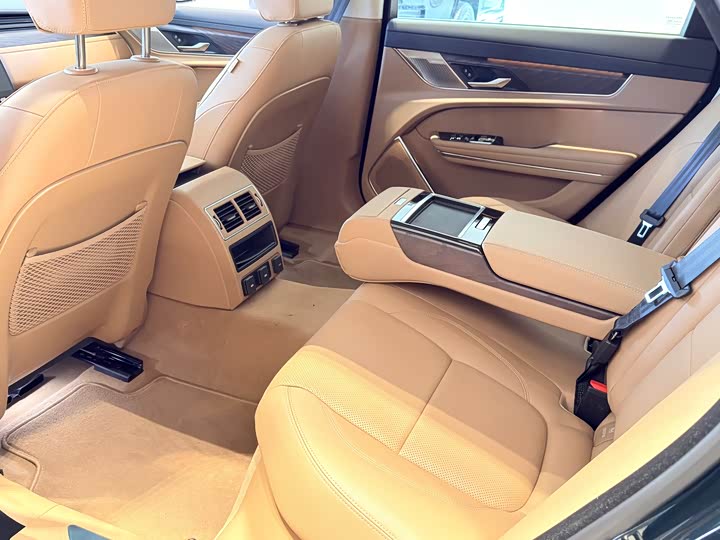 Jaguar XF L 2025 2025款 2.0T P250 两驱尊享豪华版