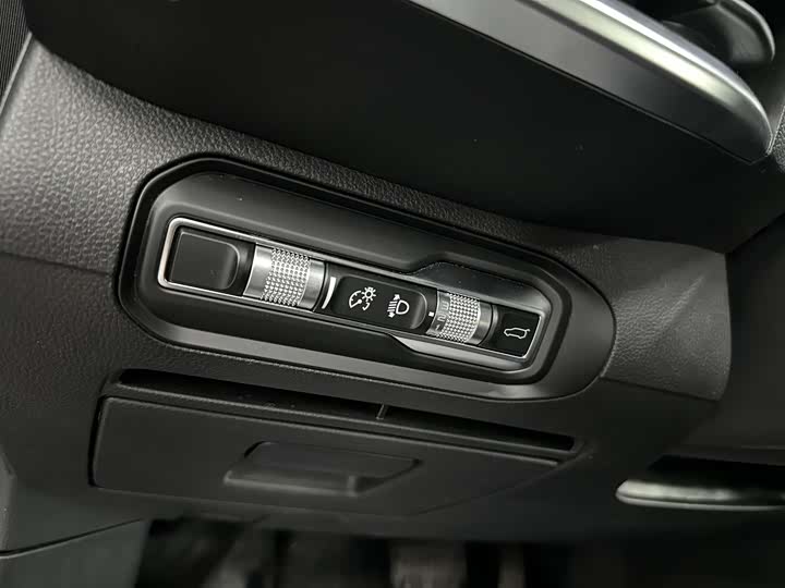 Geely Okavango L 2024 2024款 2.0T DCT尊贵型