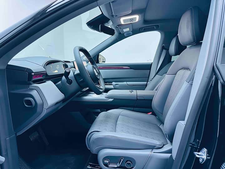 Zeekr 7X 2025 2025款 100kWh 长续航后驱智驾版