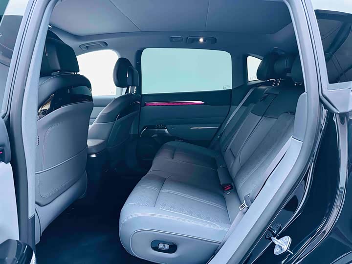 Zeekr 7X 2025 2025款 100kWh 长续航后驱智驾版