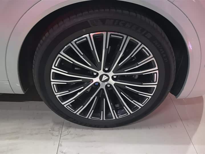 Changan Deepal S09 2025 2025款 四驱Ultra+ 高定版