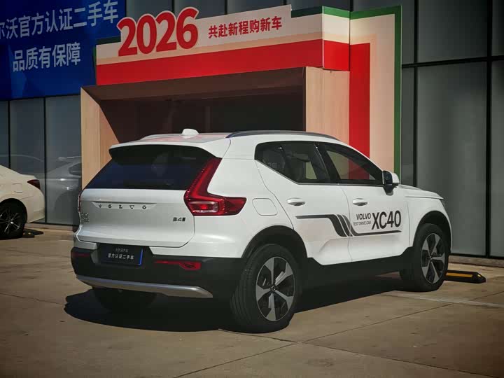 Volvo XC40 2025 2025款 B4 四驱智远豪华版