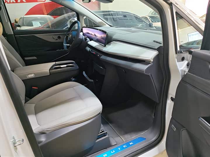 Buick GL8 ES 2025 2025款 陆尊 尊享版