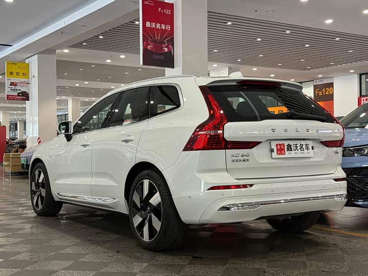 Volvo XC60 Hybrid 2025 2025款 插电式混动 长续航四驱智雅豪华版