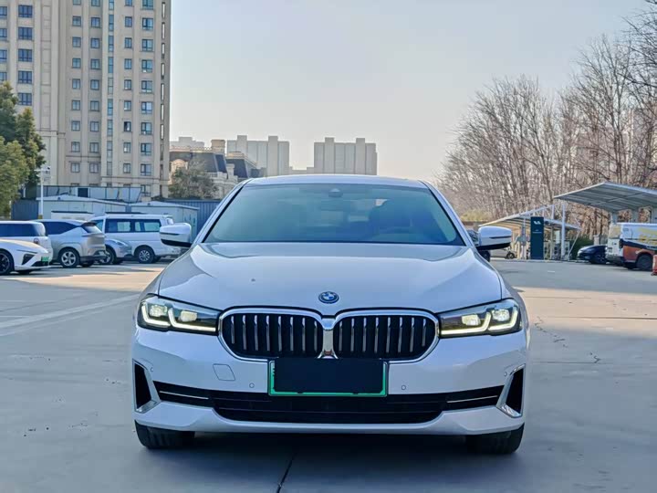 2022 BMW 5 Series Hybrid