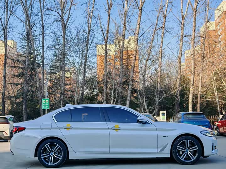 2022 BMW 5 Series Hybrid