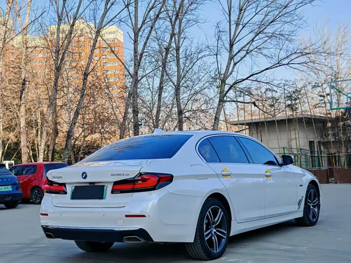 2022 BMW 5 Series Hybrid