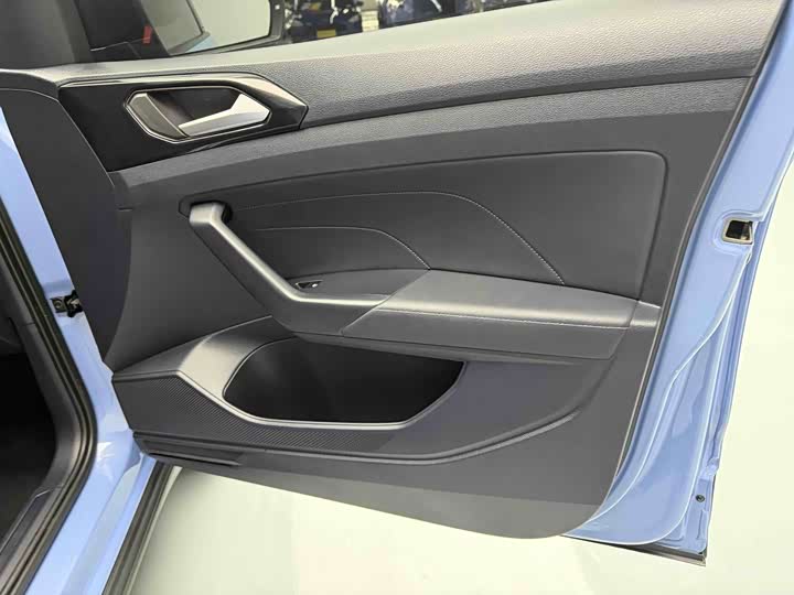 Volkswagen Tharu 2025 2025款 新锐 300TSI 锐享版