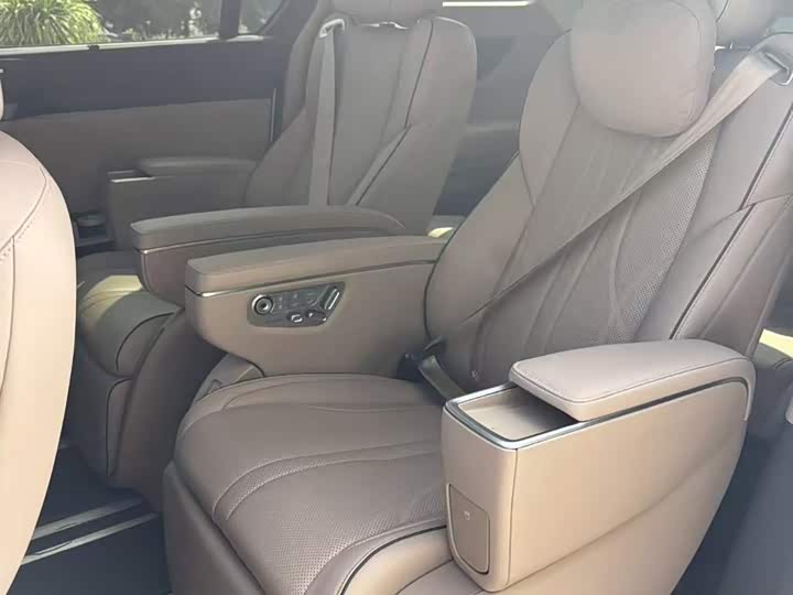 XPeng X9 2025 2025款 纯电 740超长续航 Max