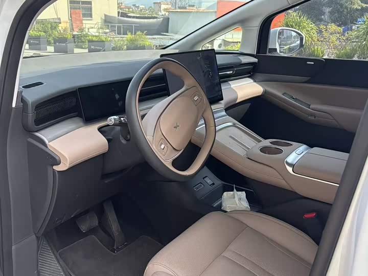 XPeng X9 2025 2025款 纯电 740超长续航 Max