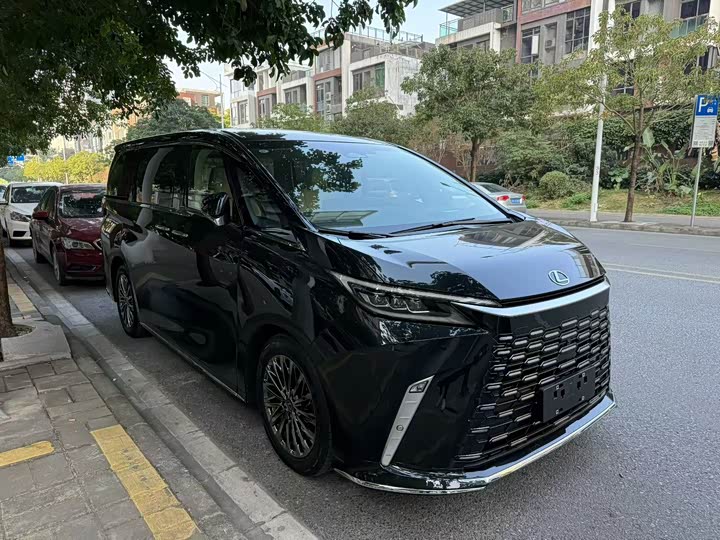 Lexus LM 2025 2025款 500h 六座尊崇版